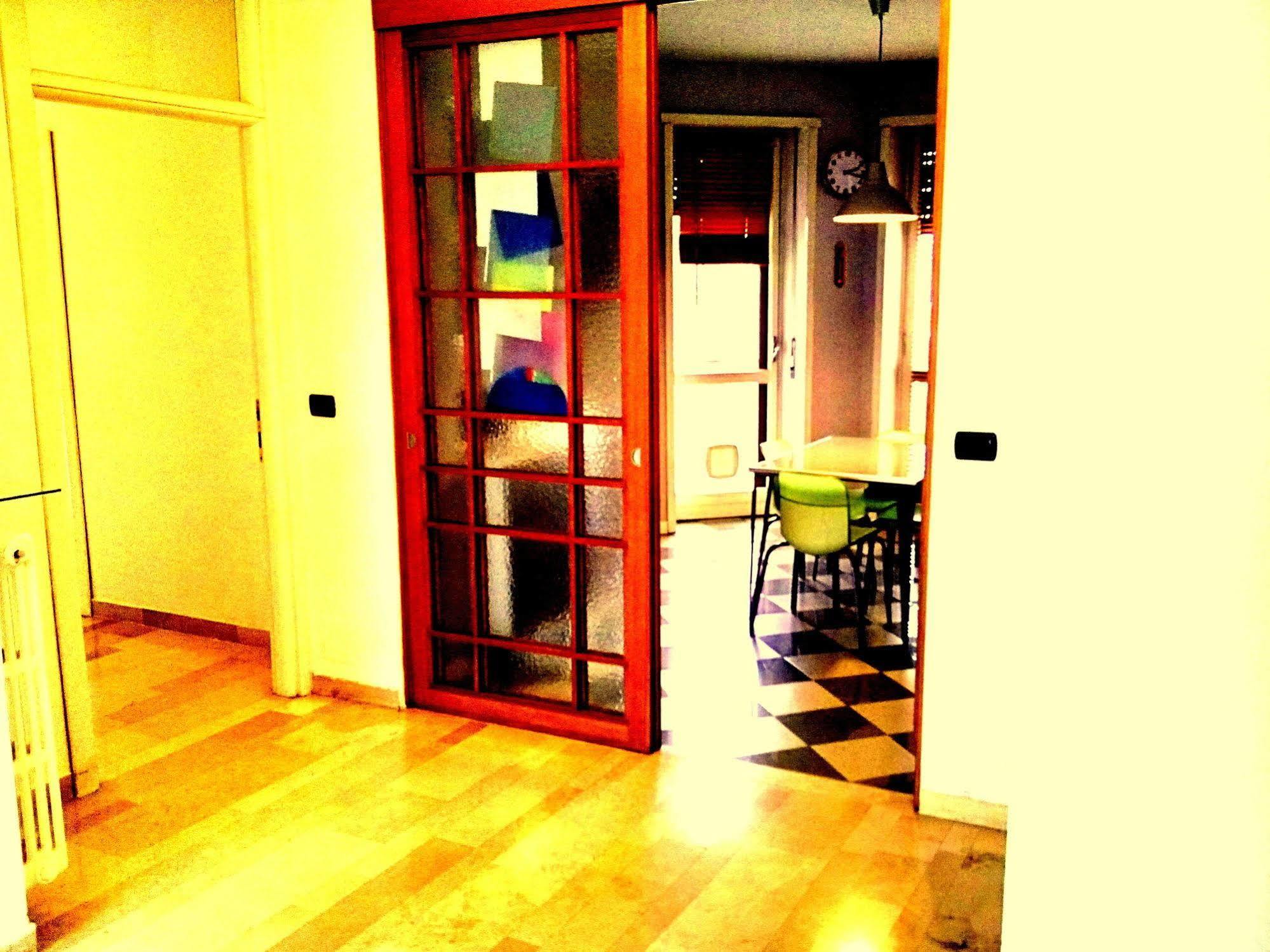 Vercelli Apartment โนวารา ภายนอก รูปภาพ