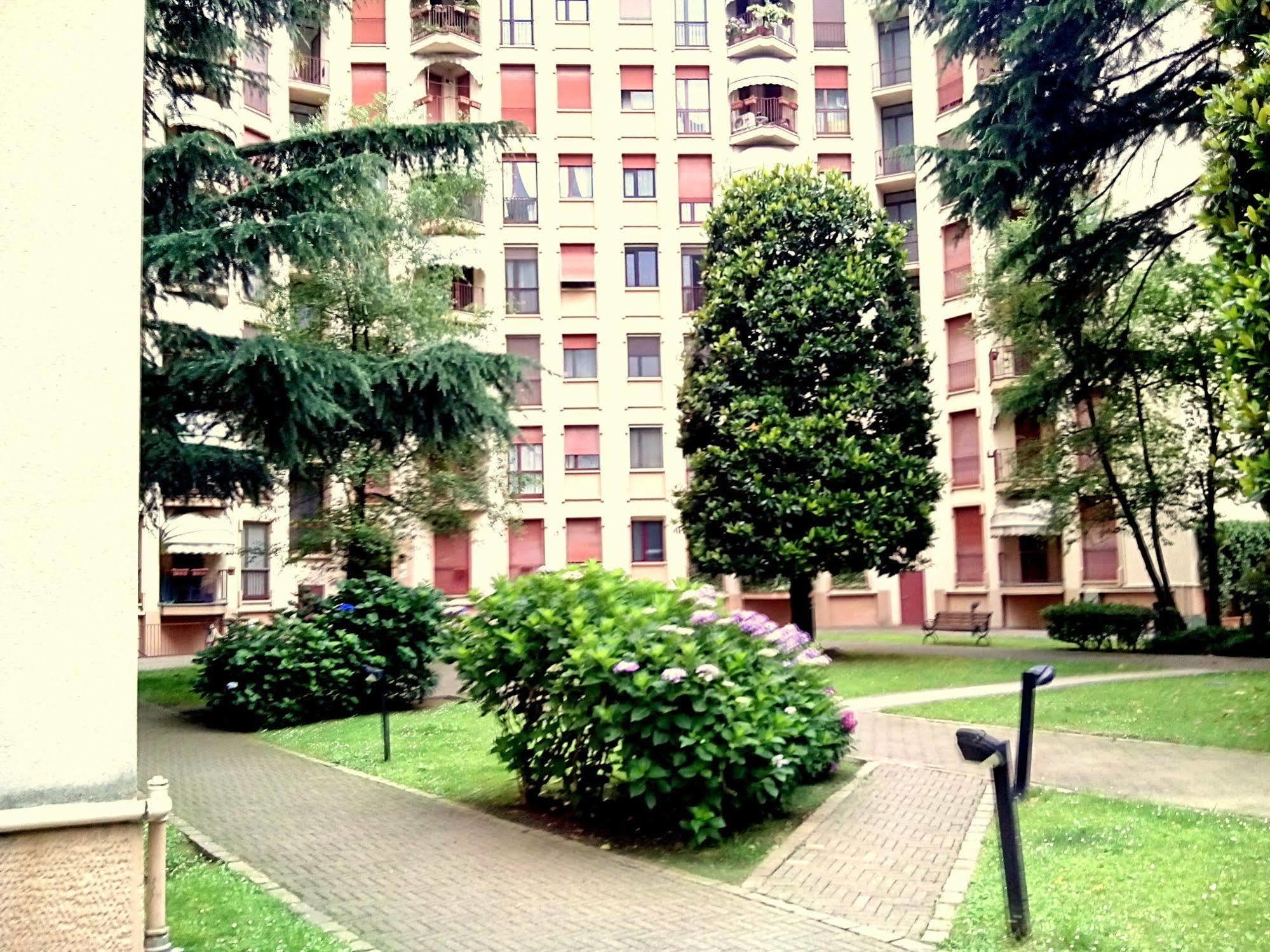 Vercelli Apartment โนวารา ภายนอก รูปภาพ